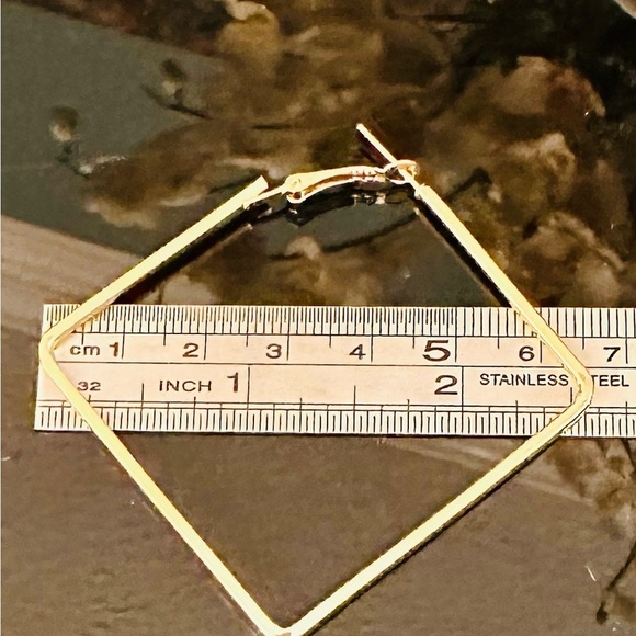 MINIMALIST square “hoop” earrings gold and silver color - Picture 9 of 11